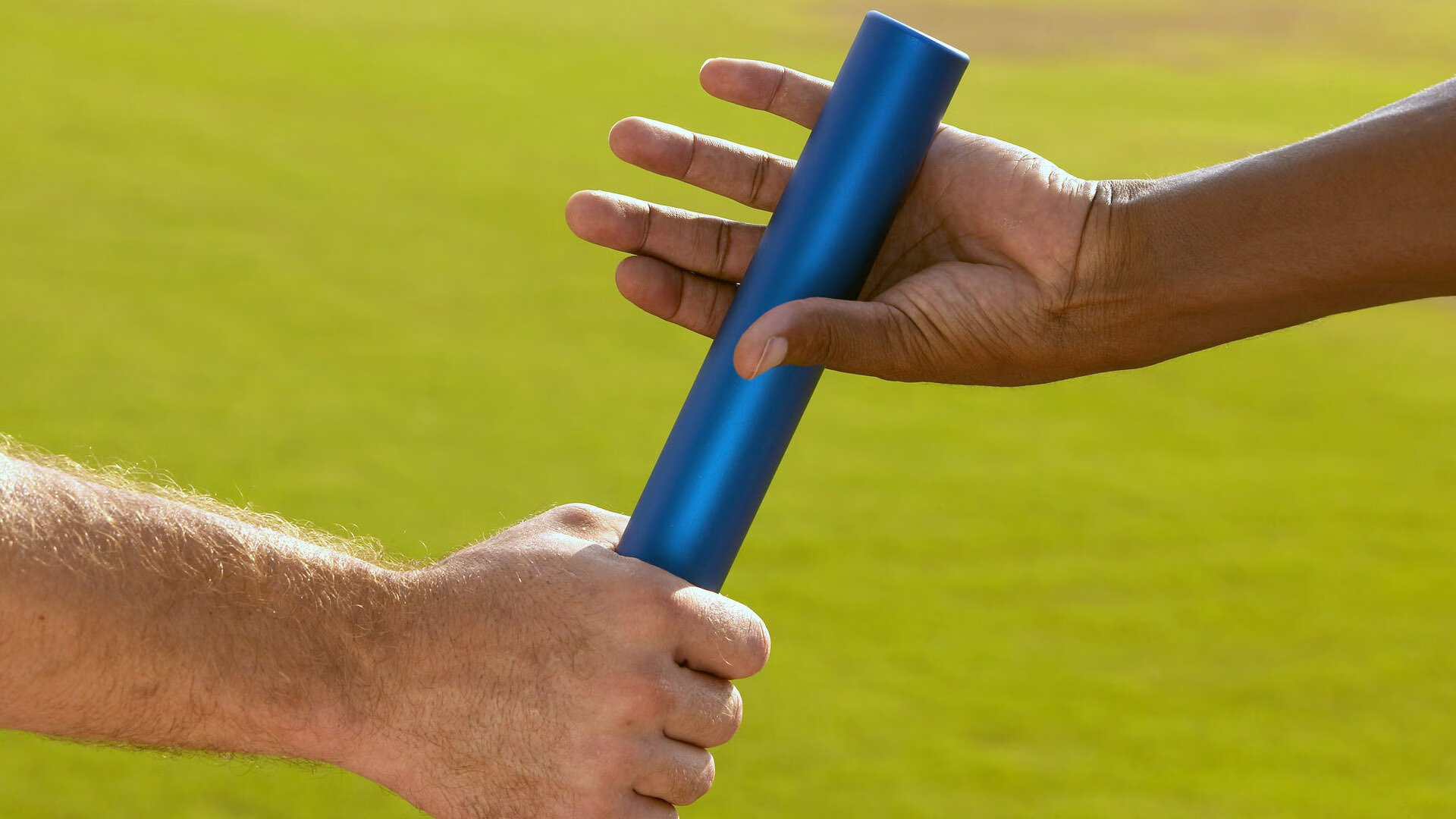 重阳节“登高节健步大会” 老中青三代共同攀爬城市制高点